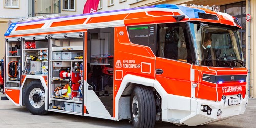 Berliner Feuerwehr erhält erstes hybrid-elektrisches Löschfahrzeug